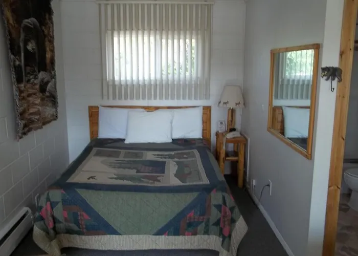 Budget Host Elk Antler Motel