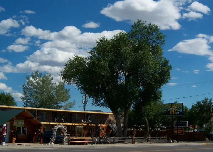 Motel Budget Host Elk Antler 2*