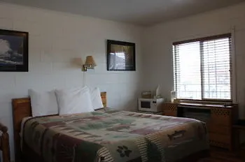 Motel Budget Host Elk Antler 2*